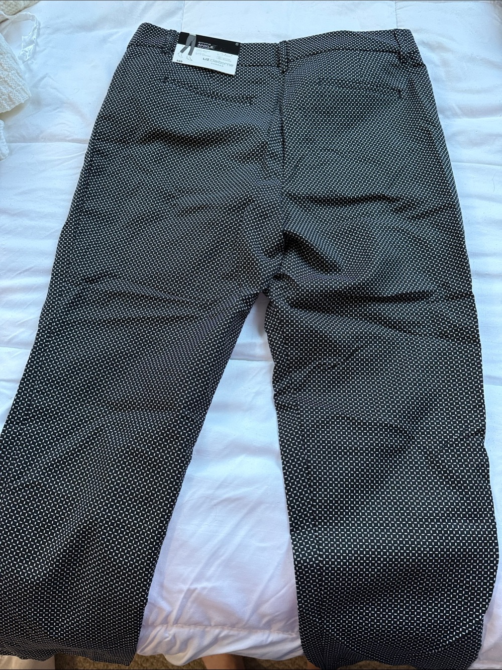 Liz Claiborne Black and White Microdot Cropped Pants